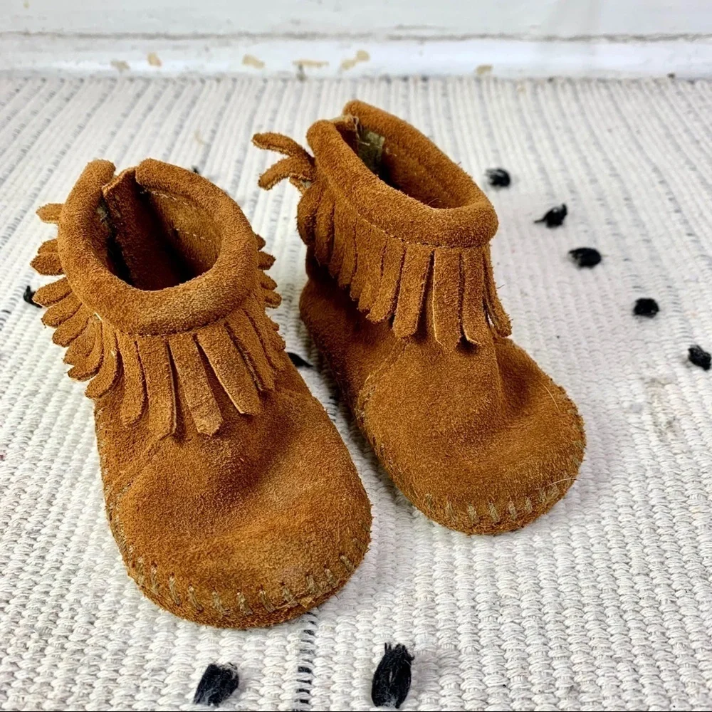 Baby Minnetonka Leather Fringe Bootie Size 1 - Picture 1 of 8